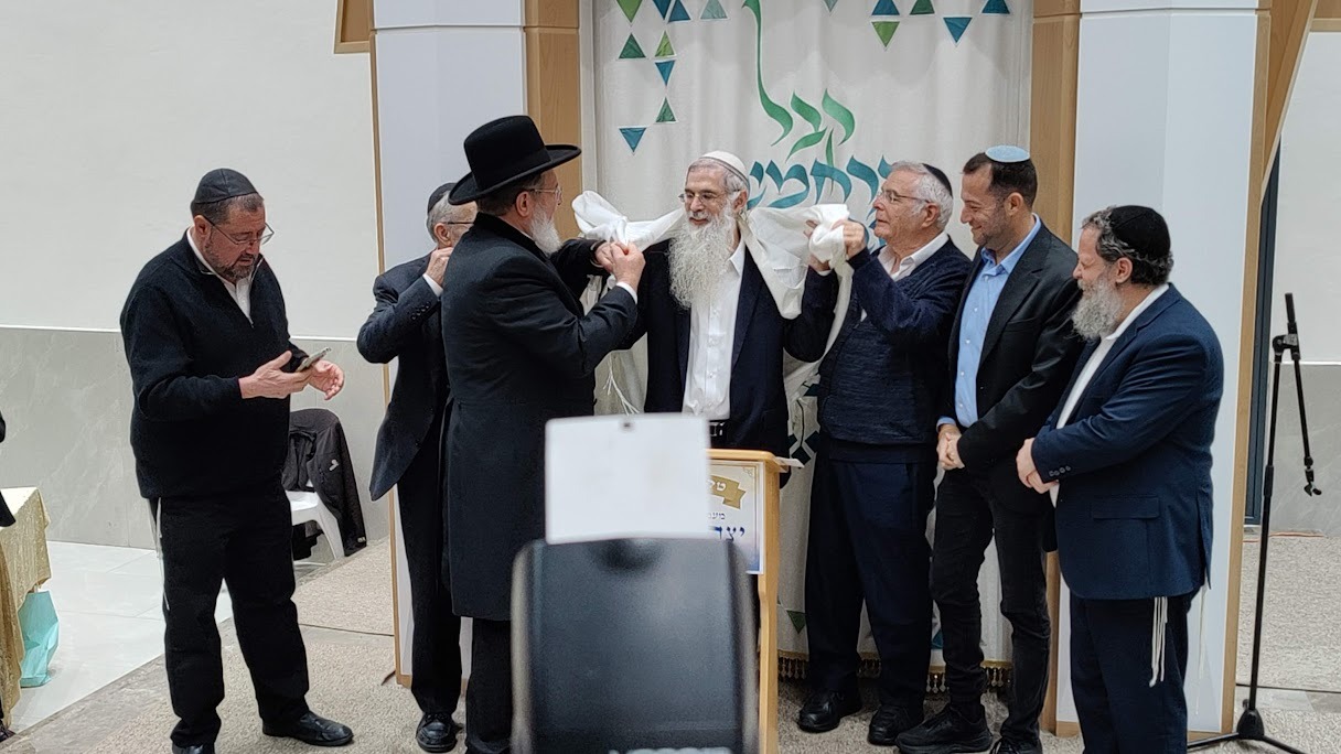 הרב יצחק שטרן ואורחים ביישוב טל מנשה